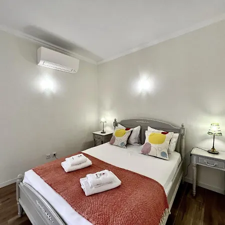 4 By Homing Apartment