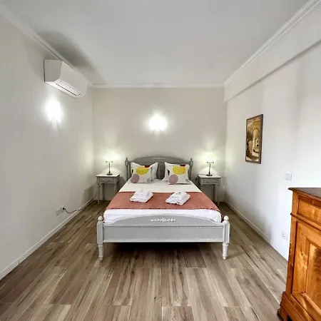 4 By Homing Apartment *